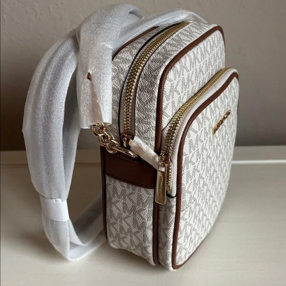 Michael Kors Jet Travel medium Beige and Brown Crossbody Bag NWT - Picture 6 of 8